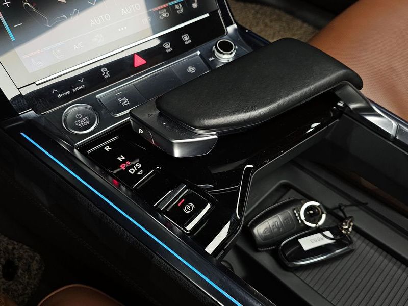 2020 Audi e-tron 55 Quattro photo 9