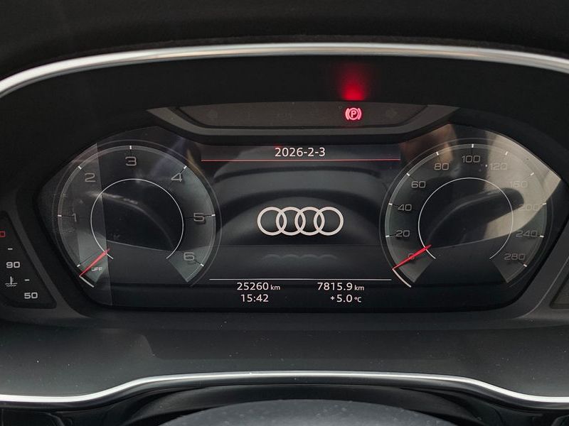 2022 Audi Q3 35 TDI Quattro Premium photo 8