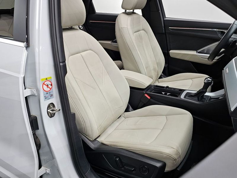 2022 Audi Q3 35 TDI Quattro Premium photo 10