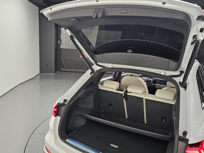 2022 Audi Q3 35 TDI Quattro Premium photo 20