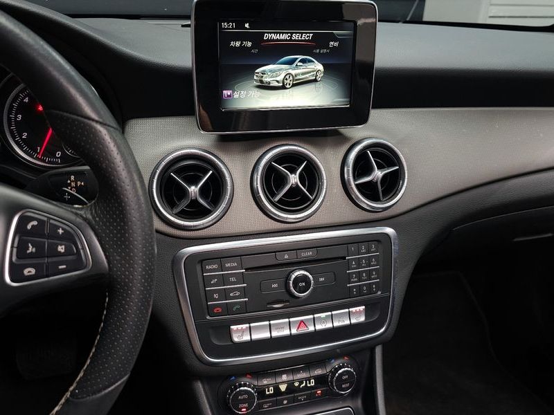 2017 Mercedes-Benz A-Class CLA250 4MATIC photo 13