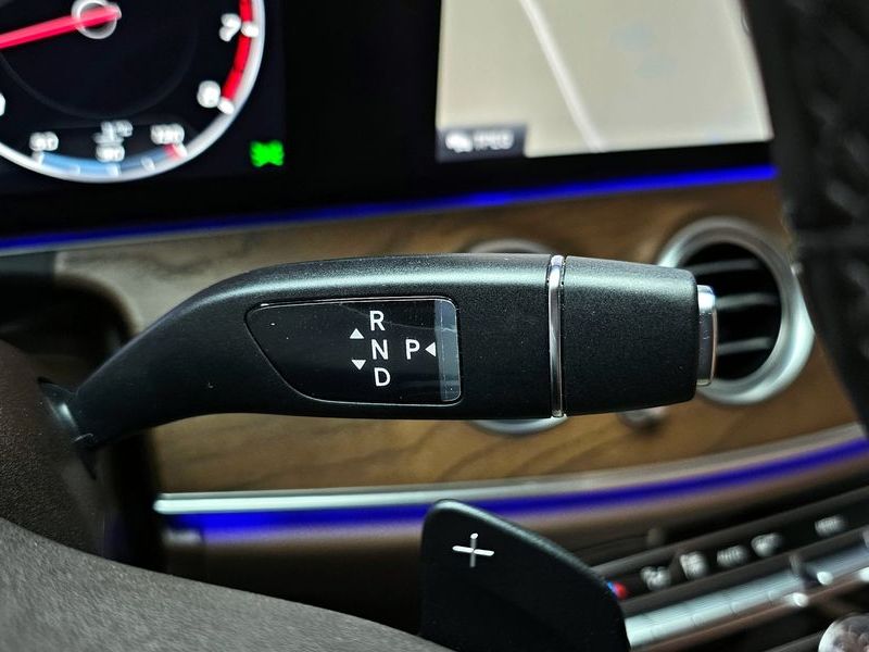 2020 Mercedes-Benz E-Class E300 4MATIC Exclusive photo 9