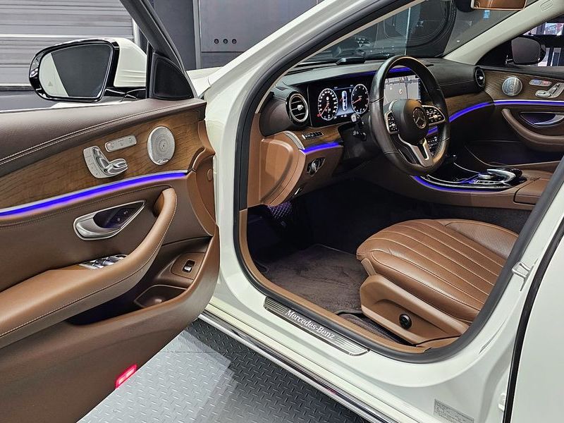 2020 Mercedes-Benz E-Class E300 4MATIC Exclusive photo 11