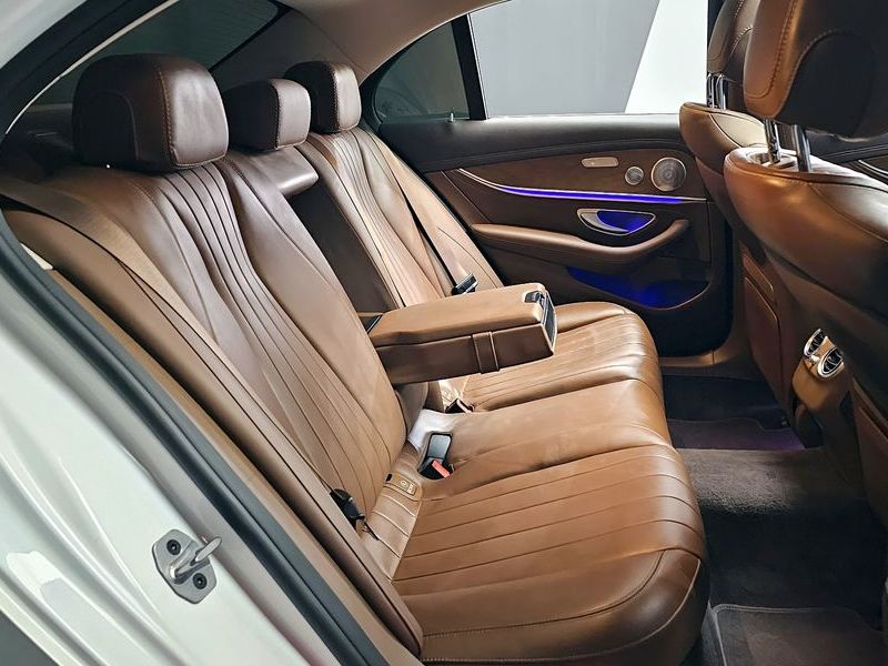 2020 Mercedes-Benz E-Class E300 4MATIC Exclusive photo 12
