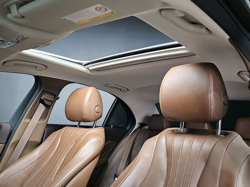 2020 Mercedes-Benz E-Class E300 4MATIC Exclusive photo 19