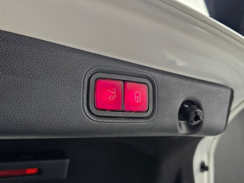 2020 Mercedes-Benz E-Class E300 4MATIC Exclusive photo 20