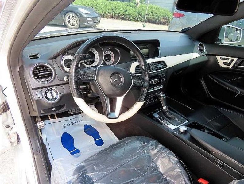 2013 Mercedes-Benz C-Class C220 CDI Coupe photo 13