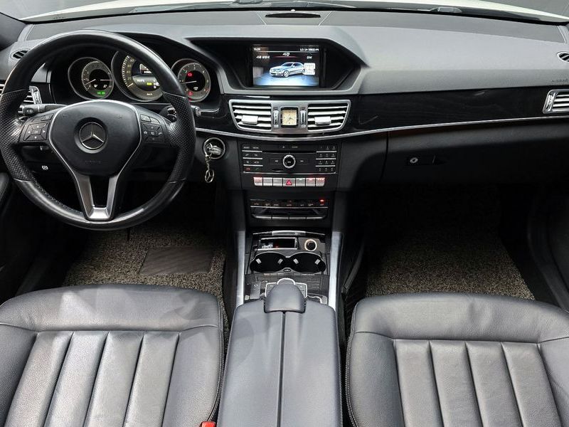 2016 Mercedes-Benz E-Class E220 Bluetec Avantgarde photo 7