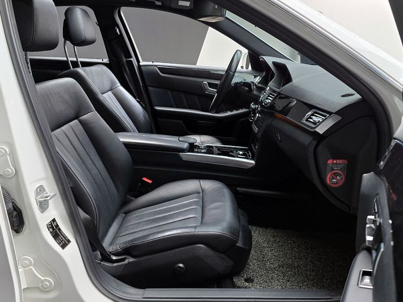 2016 Mercedes-Benz E-Class E220 Bluetec Avantgarde photo 10