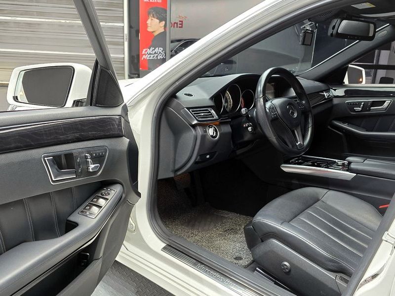 2016 Mercedes-Benz E-Class E220 Bluetec Avantgarde photo 11