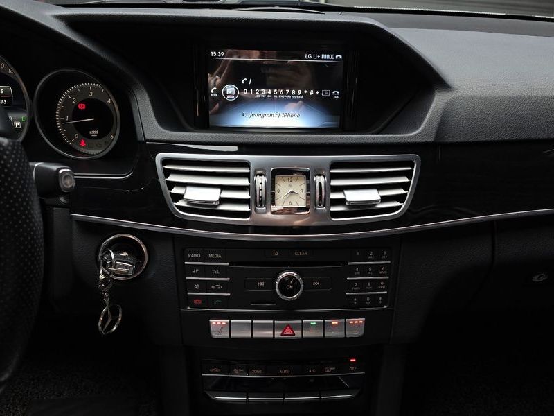 2016 Mercedes-Benz E-Class E220 Bluetec Avantgarde photo 14