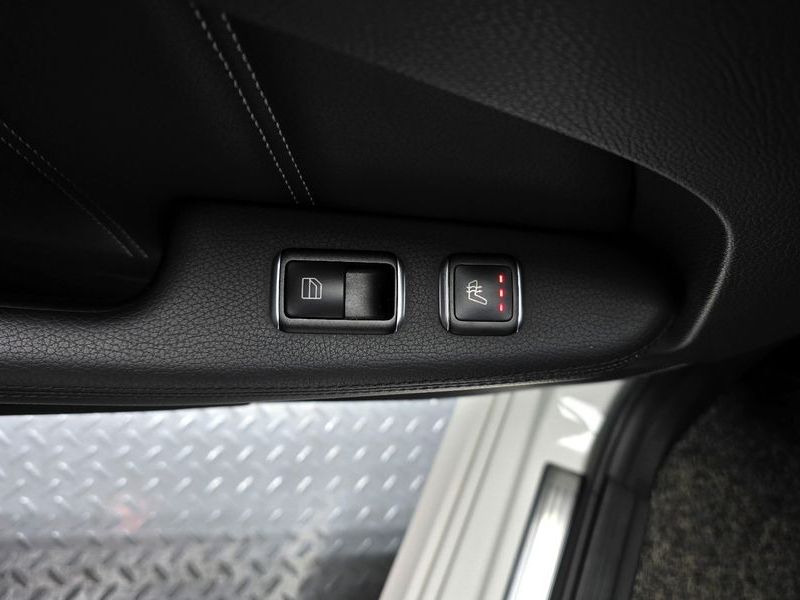 2016 Mercedes-Benz E-Class E220 Bluetec Avantgarde photo 16