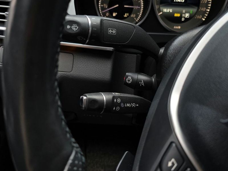 2016 Mercedes-Benz E-Class E220 Bluetec Avantgarde photo 18