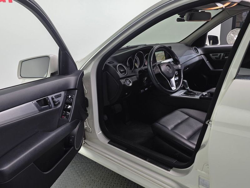 2012 Mercedes-Benz C-Class C200 CGI AVANTGARDE photo 10