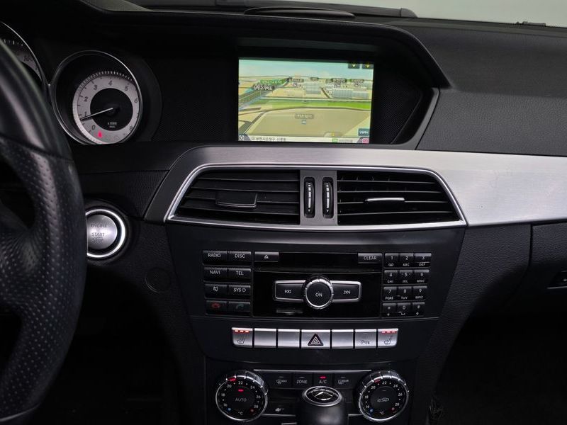 2012 Mercedes-Benz C-Class C200 CGI AVANTGARDE photo 14