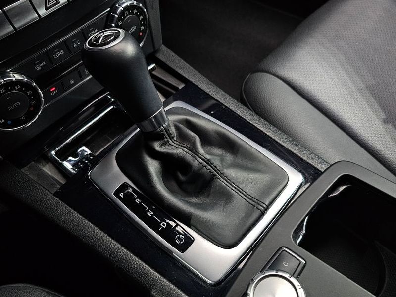 2013 Mercedes-Benz C-Class C220 CDI BlueEFFICIENCY photo 9