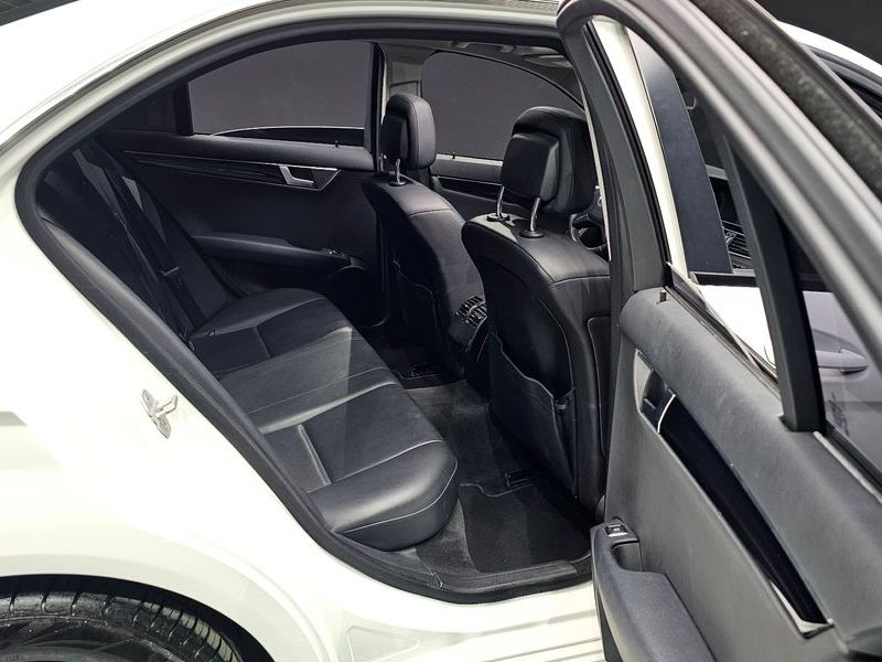 2013 Mercedes-Benz C-Class C220 CDI BlueEFFICIENCY photo 11