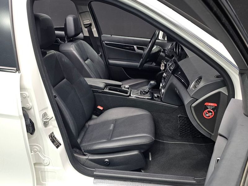 2013 Mercedes-Benz C-Class C220 CDI BlueEFFICIENCY photo 12