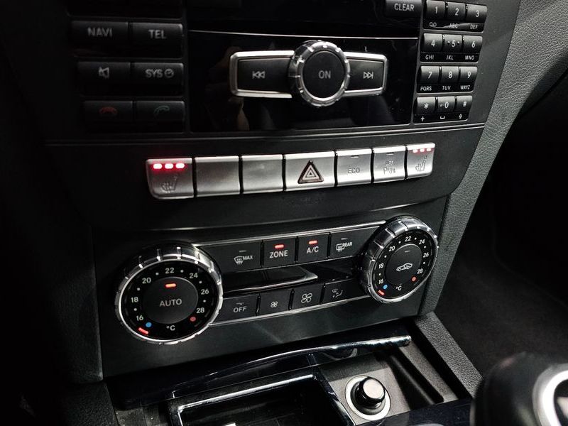 2013 Mercedes-Benz C-Class C220 CDI BlueEFFICIENCY photo 19