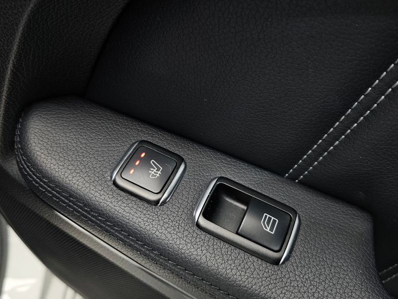 2014 Mercedes-Benz E-Class E220 CDI Avantgarde photo 18