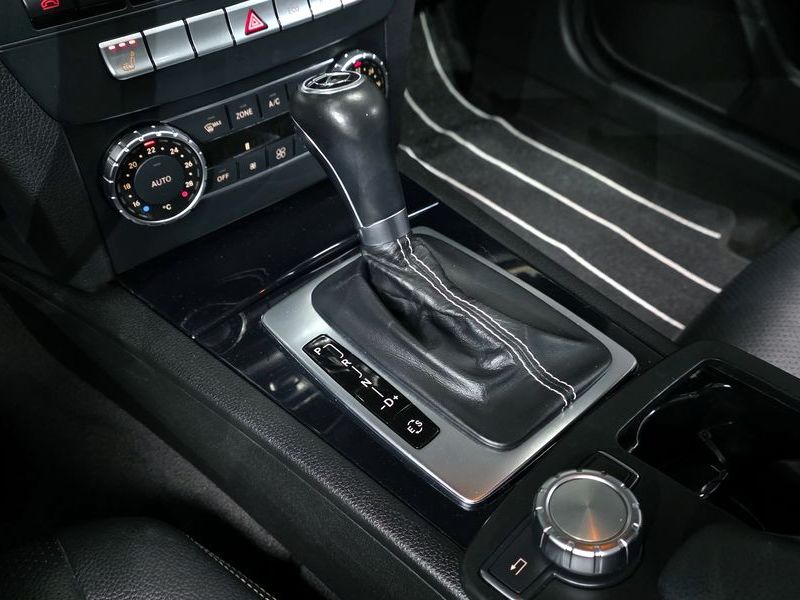2013 Mercedes-Benz C-Class C220 CDI Coupe photo 9