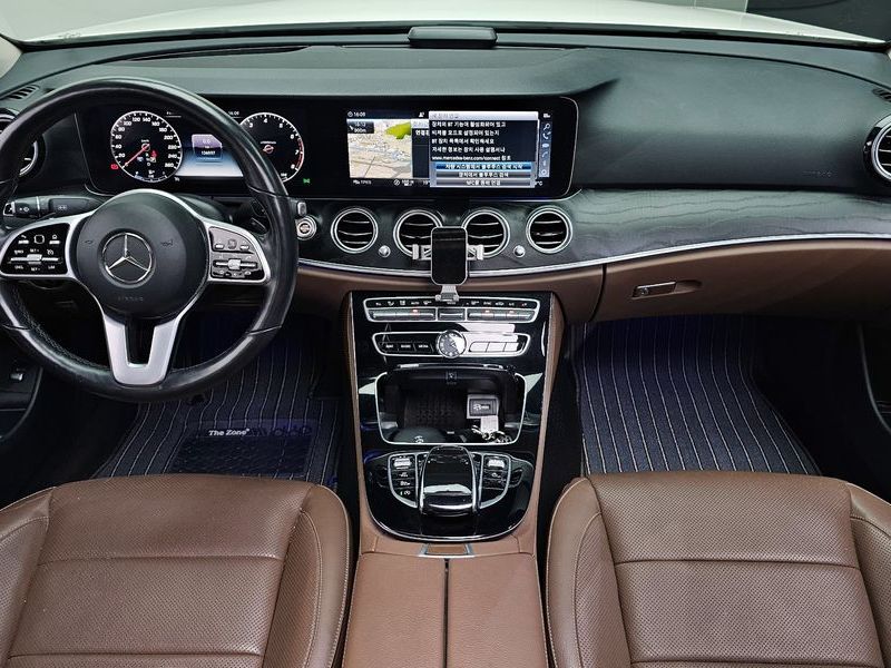 2019 Mercedes-Benz E-Class E300 4MATIC Avnatgarde photo 7
