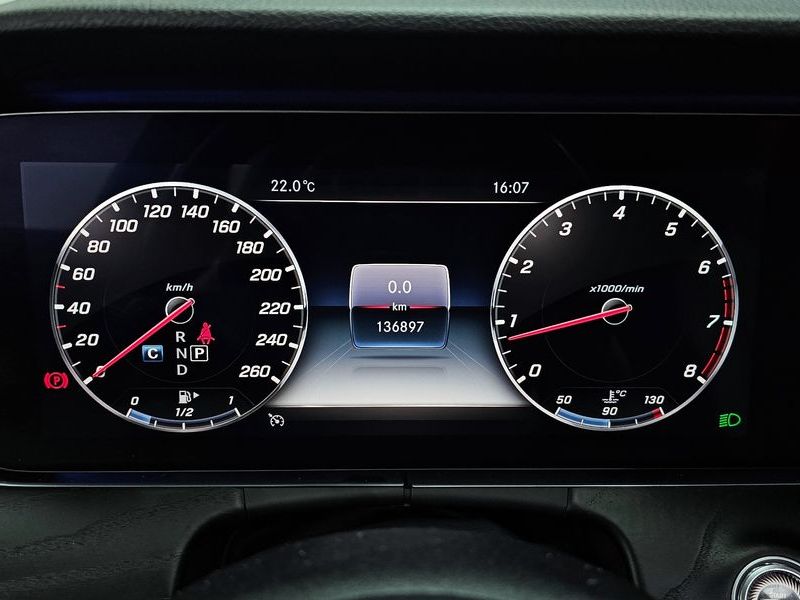2019 Mercedes-Benz E-Class E300 4MATIC Avnatgarde photo 8