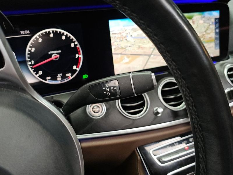 2019 Mercedes-Benz E-Class E300 4MATIC Avnatgarde photo 9