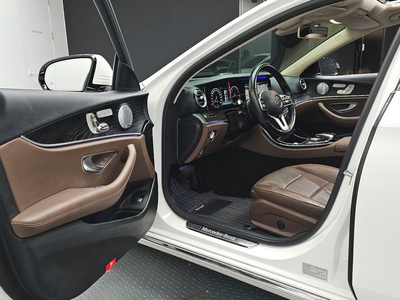 2019 Mercedes-Benz E-Class E300 4MATIC Avnatgarde photo 10