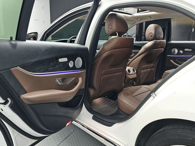 2019 Mercedes-Benz E-Class E300 4MATIC Avnatgarde photo 12