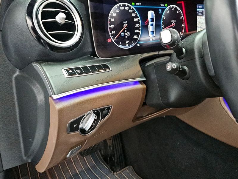 2019 Mercedes-Benz E-Class E300 4MATIC Avnatgarde photo 20