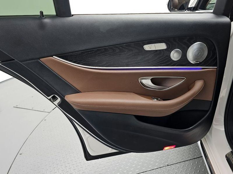 2019 Mercedes-Benz E-Class E300 4MATIC Avnatgarde photo 25