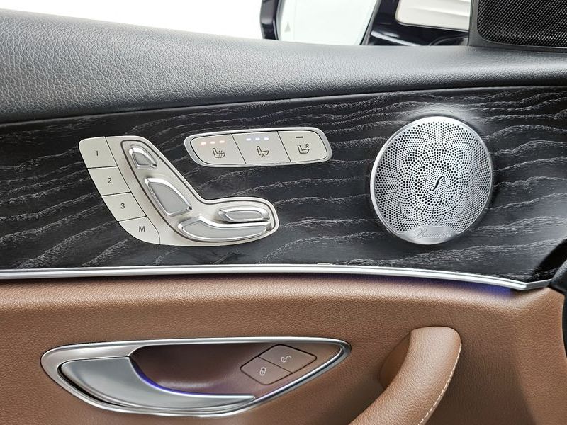 2019 Mercedes-Benz E-Class E300 4MATIC Avnatgarde photo 28