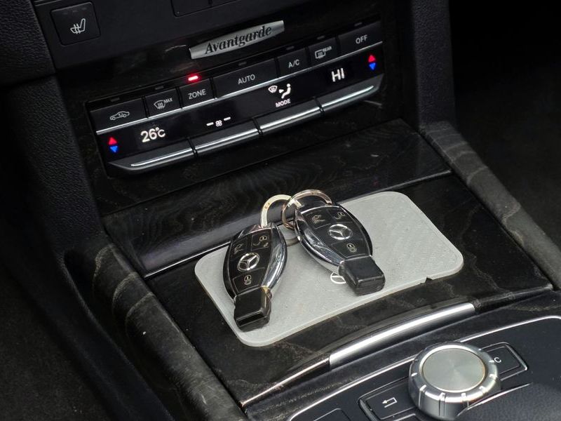 2013 Mercedes-Benz E-Class E220 CDI Avantgarde photo 17