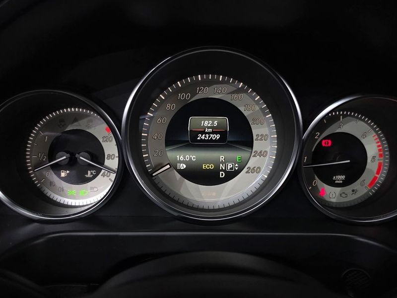 2014 Mercedes-Benz E-Class E250 CDI 4MATIC photo 8