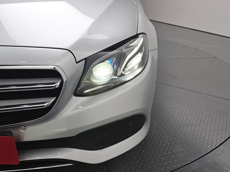2019 Mercedes-Benz E-Class E300 4MATIC Avnatgarde photo 22