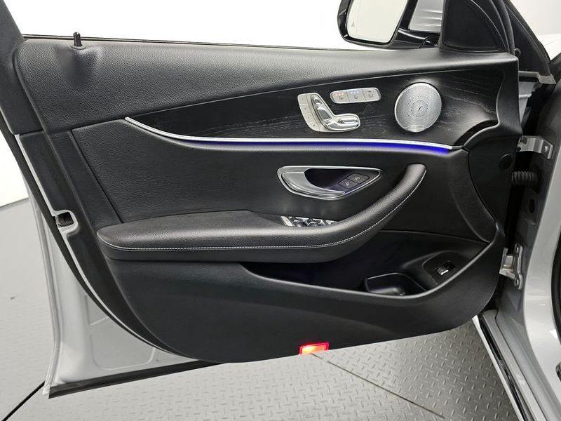 2019 Mercedes-Benz E-Class E300 4MATIC Avnatgarde photo 24