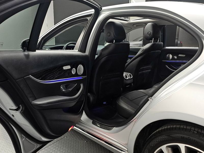 2019 Mercedes-Benz E-Class E300 4MATIC Avnatgarde photo 26