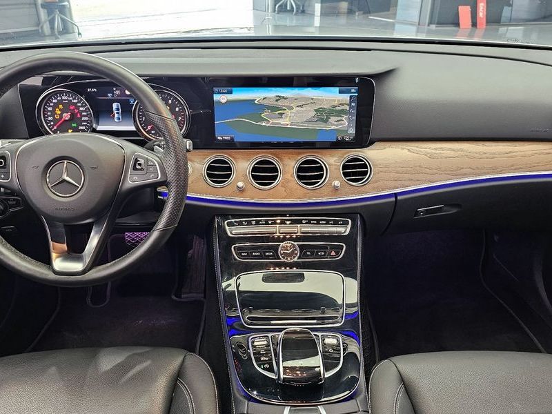 2018 Mercedes-Benz E-Class E300 Exclusive Standard photo 7