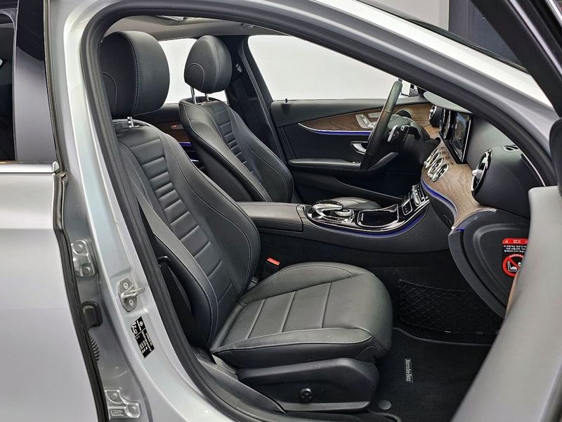 2018 Mercedes-Benz E-Class E300 Exclusive Standard photo 10