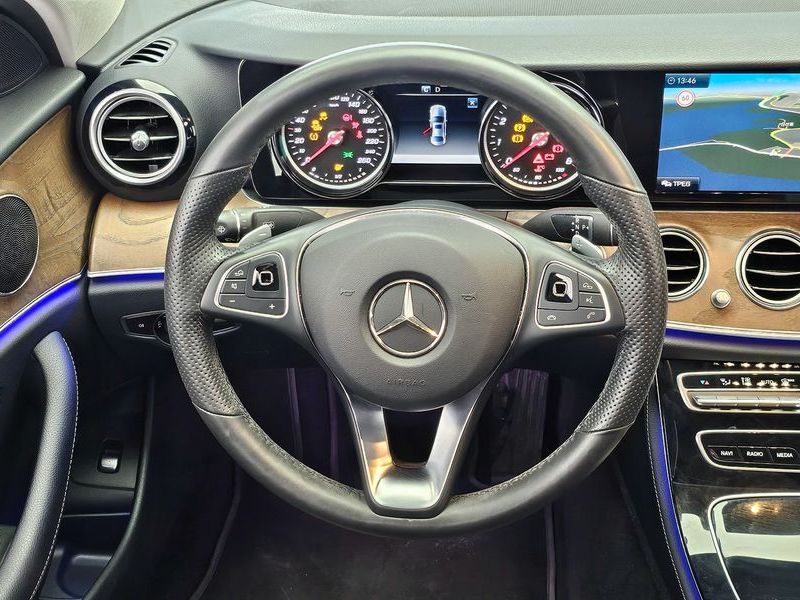 2018 Mercedes-Benz E-Class E300 Exclusive Standard photo 14