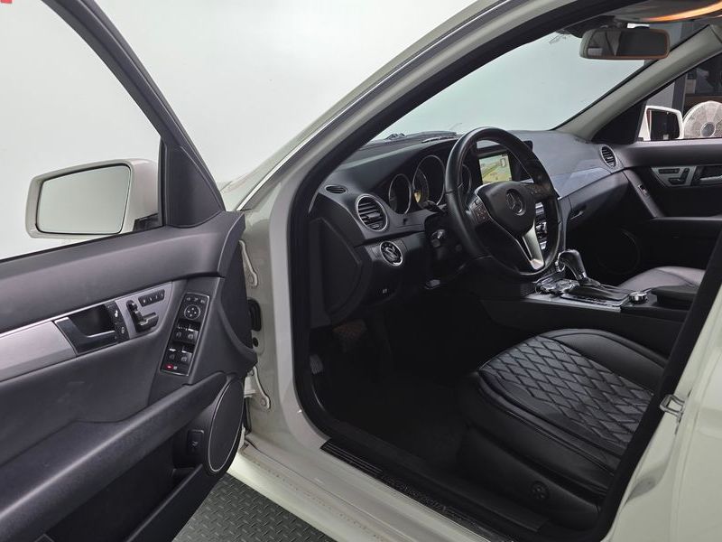 2012 Mercedes-Benz C-Class C220 CDI BlueEFFICIENCY photo 10