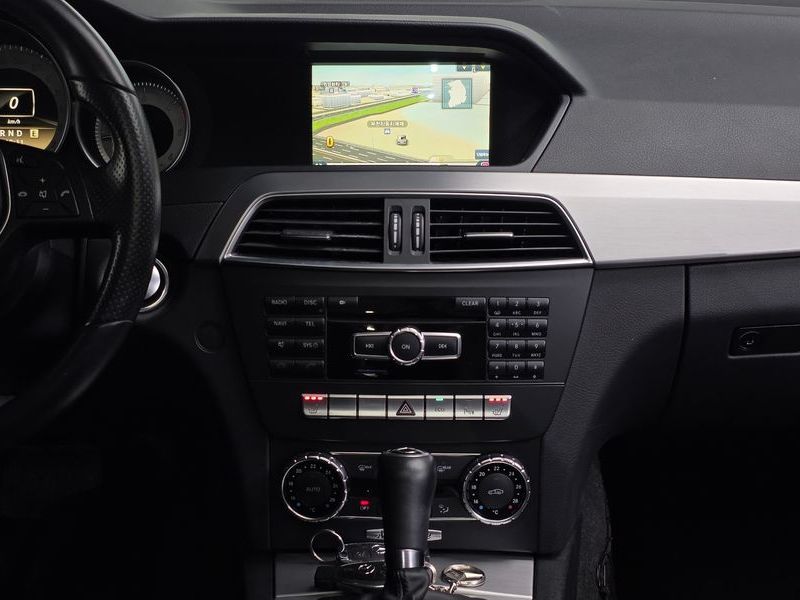 2012 Mercedes-Benz C-Class C220 CDI BlueEFFICIENCY photo 12