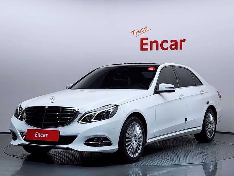 2014 Mercedes-Benz E-Class E300 Elegance photo 1