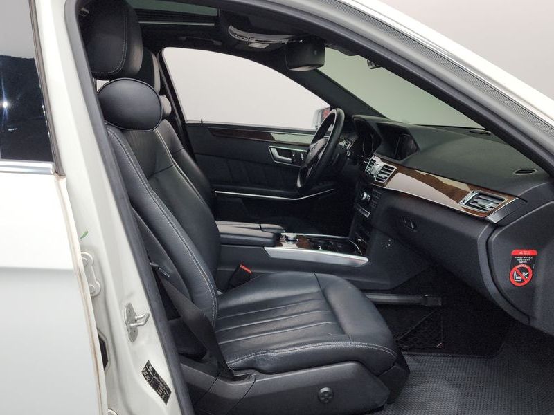 2014 Mercedes-Benz E-Class E300 Elegance photo 11