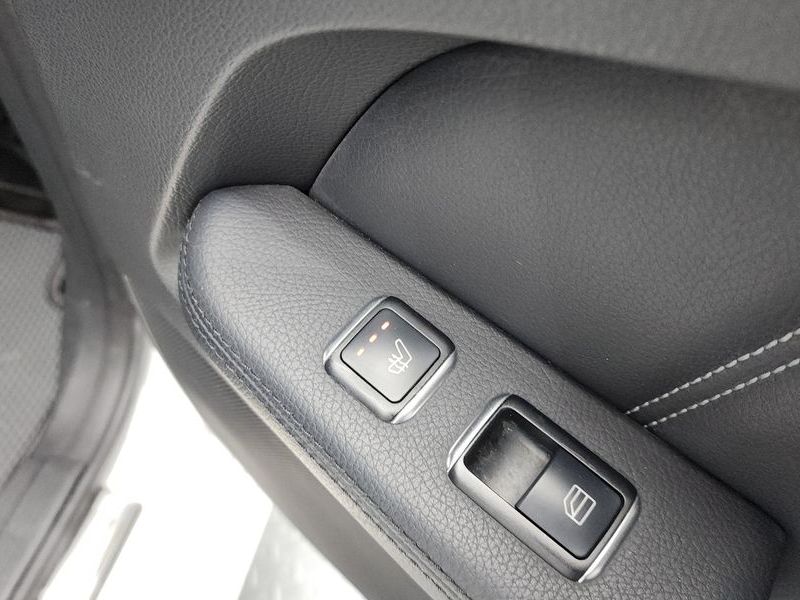 2014 Mercedes-Benz E-Class E300 Elegance photo 19