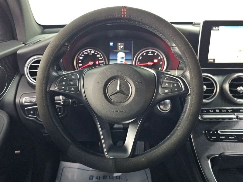2019 Mercedes-Benz C-Class GCL300 4MATIC Coupe photo 13
