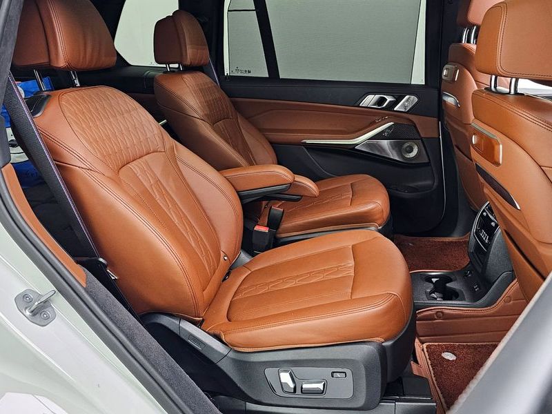 2024 BMW X7 M60i xDrive M sport 6STR photo 11