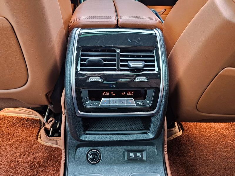 2024 BMW X7 M60i xDrive M sport 6STR photo 17