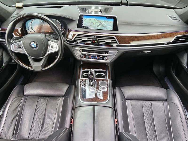 2016 BMW 7 Series 750Li xDrive photo 7